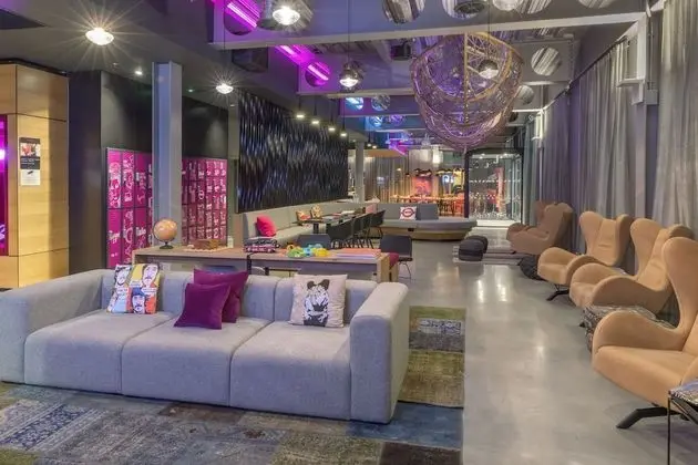 Moxy London Excel - Lobi