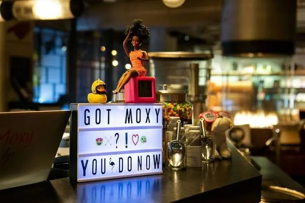 Moxy Louisville Downtown, a Marriott Hotel - Lobi