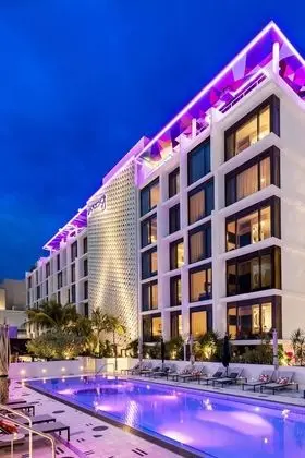 Moxy Miami South Beach, a Marriott Hotel - Havuz