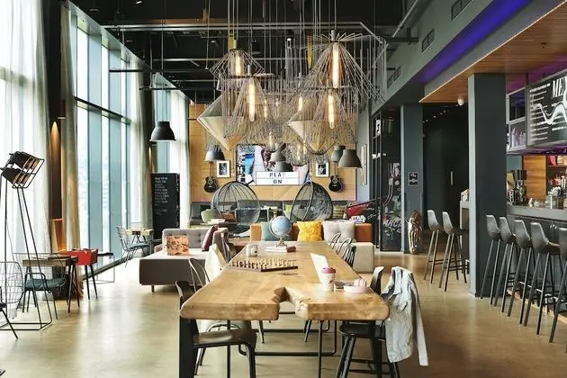 Moxy Paris Charles de Gaulle Airport, a Marriott Hotel - Yerinde Yemek