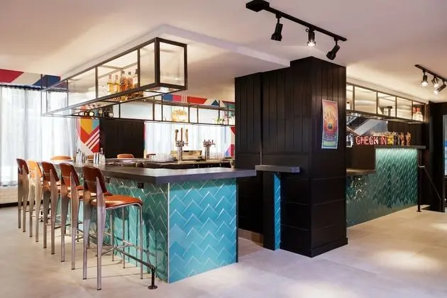 Moxy Richmond Downtown, a Marriott Hotel - Lobi