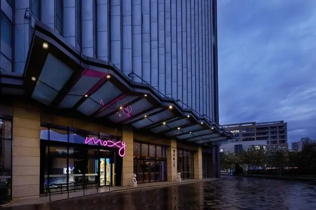 Moxy Shanghai Xuhui, a Marriott Hotel