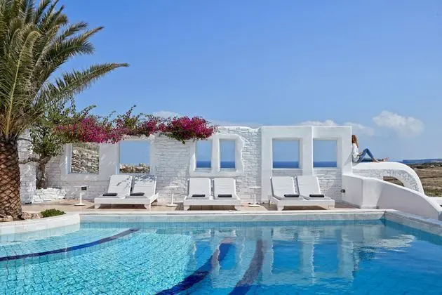 Mr&Mrs White Paros - Havuz