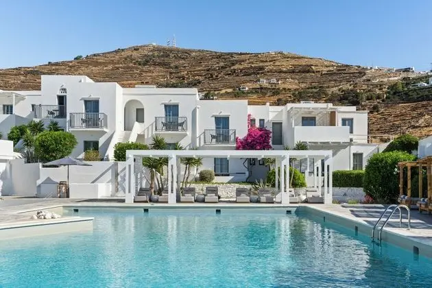 Mr & Mrs White Tinos - Öne Çıkan Resim
