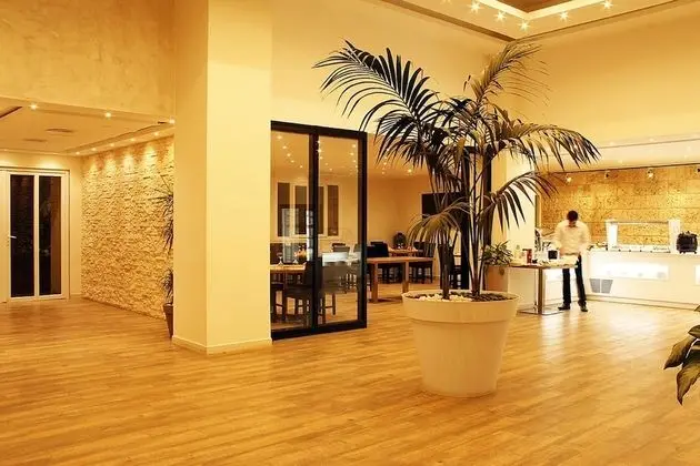 Mraguen Hotel - Lobi