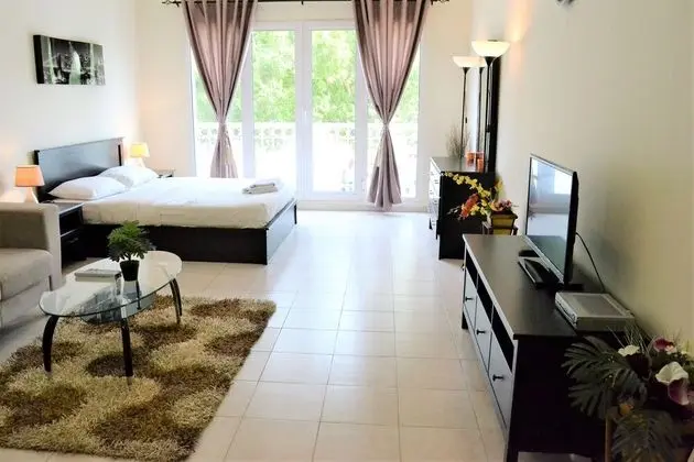 MRH - Studio in Discovery Gardens - Oda Düzeni