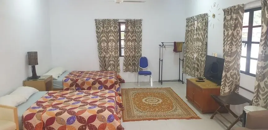Mri Homestay Sg Buloh - Studio Unit With Chargeable Private Pool - Mülk Olanakları