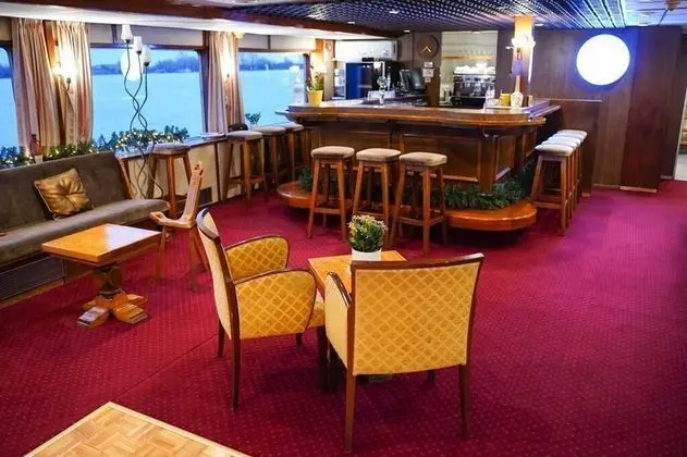 MS Diana Hotel - Cruises - Bar