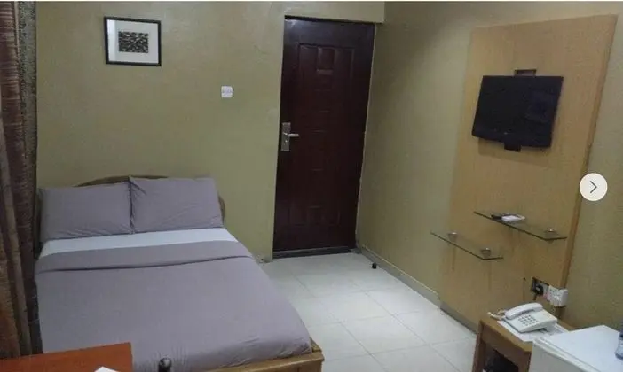 Msquare Whitehouse Hotel