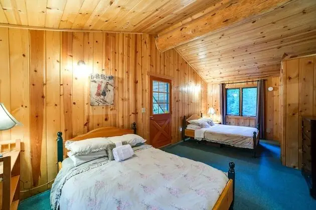 Mt Baker Lodging Cabin 10 – WIFI, FRPL, W/D, SLEEPS 8, by MBL - Oda