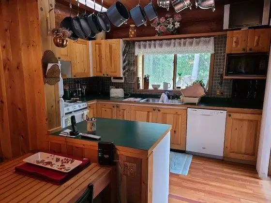 Mt Baker Lodging Cabin 11 - LOG CABIN, SLEEPS 7! by MBL - Mutfak