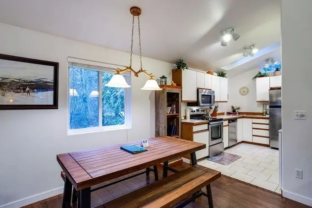 Mt. Baker Lodging Cabin 16 – Hot Tub, Pets, Sleeps 2! by MBL - Yerinde Yemek