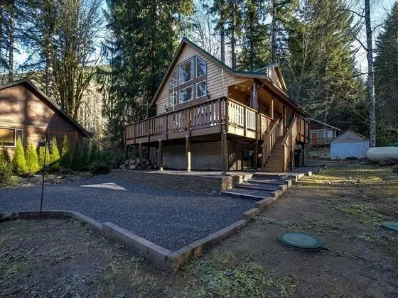 Mt Baker Lodging Cabin 2 – WIFI, BBQ, W/D, SLEEPS 8! by MBL