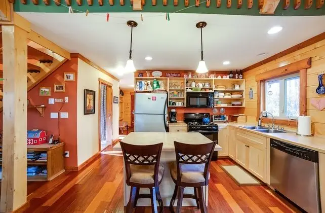 Mt. Baker Lodging Cabin 21 - BBQ, Pets OK, Sleeps 6! by MBL - Mutfak