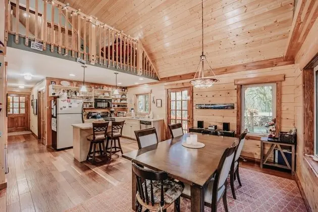Mt. Baker Lodging Cabin 21 - BBQ, Pets OK, Sleeps 6! by MBL - Yerinde Yemek