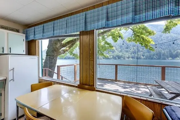 Mt Baker Lodging Cabin 24 - LAKESIDE, SLEEPS 4! by MBL - Yerinde Yemek
