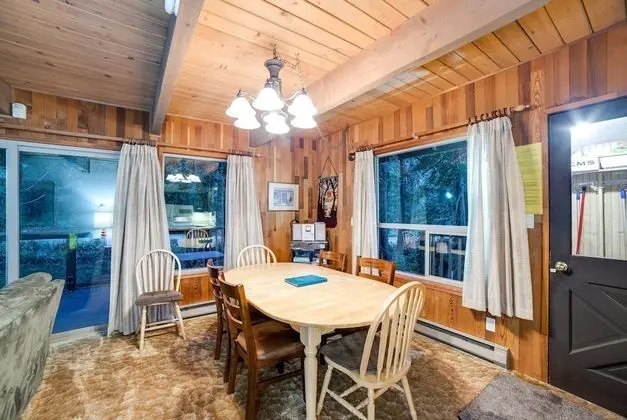 Mt. Baker Lodging Cabin 27 –WiFi, Pets OK, Sleeps 10! by MBL - Yerinde Yemek