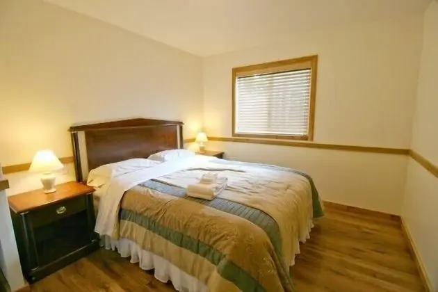 Mt Baker Lodging Cabin 3 Sleeps 26 - Oda
