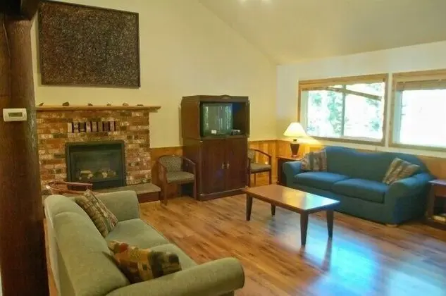 Mt Baker Lodging Cabin 3 Sleeps 26 - Oda