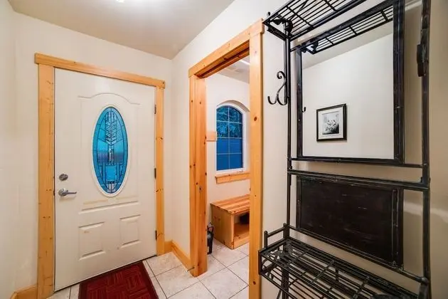Mt. Baker Lodging Cabin 34 – Hot Tub, WiFi, Sleeps 8! by MBL - İç Mekan