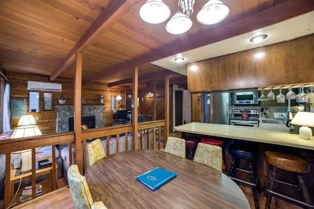 Mt. Baker Lodging Cabin 35 – A/C, Pets OK, Sleeps 6! by MBL - İç Mekan