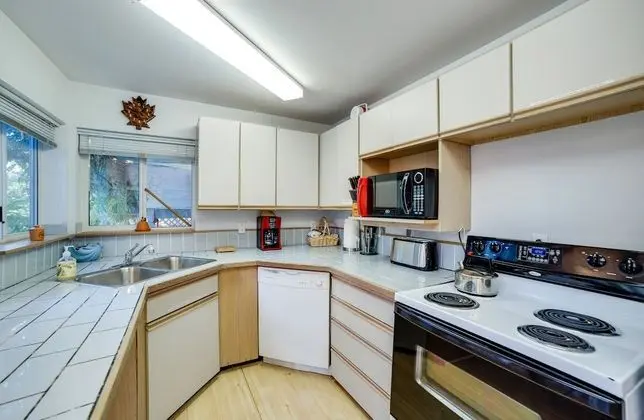 Mt. Baker Lodging Cabin 39 – Pet Friendly, Sleeps 6! by MBL - Mutfak