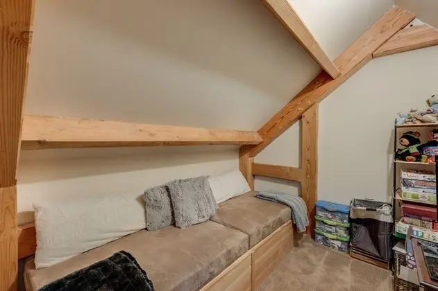 Mt Baker Lodging Cabin 45 - HOT TUB, FRPL, SLEEPS 8! by MBL - İç Mekan