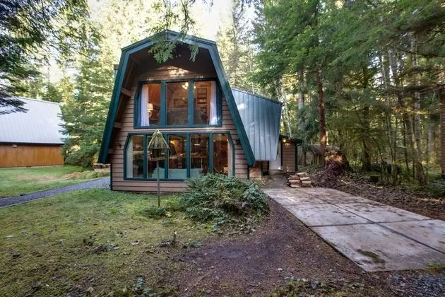 Mt Baker Lodging Cabin 45 -sleeps 6
