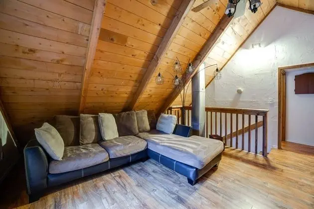 Mt Baker Lodging Cabin 48 - HOT TUB, SLEEPS-5! by MBL - İç Mekan