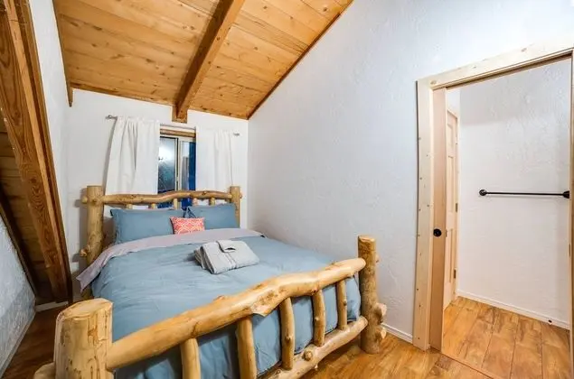 Mt Baker Lodging Cabin 48 - HOT TUB, SLEEPS-5! by MBL - Oda