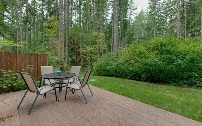 Mt Baker Lodging Cabin 52 - PETS, HOT TUB, SLEEPS 6! by MBL - Yerinde Yemek