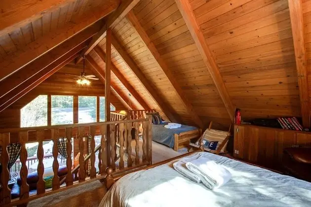 Mt. Baker Lodging Cabin 53 – Hot Tub, WiFi, Sleeps 6! by MBL