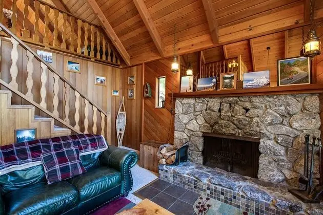 Mt. Baker Lodging Cabin 53 – Hot Tub, WiFi, Sleeps 6! by MBL - İç Mekan