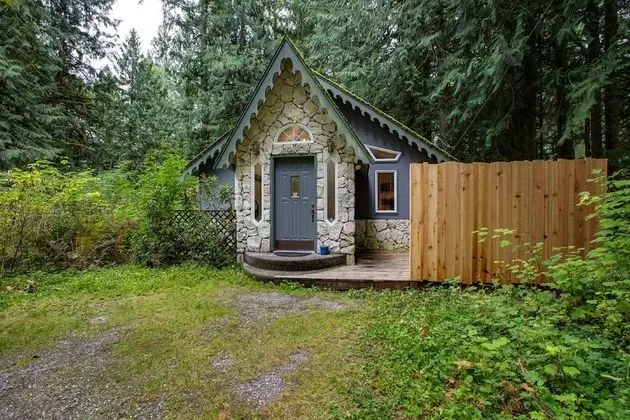 Mt. Baker Lodging Cabin 60 – Hot Tub, WiFi, Sleeps 2! by MBL