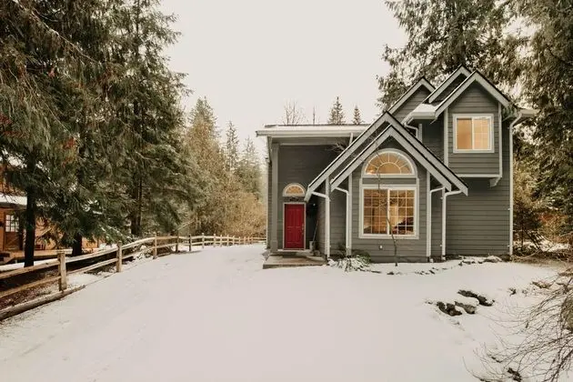 Mt Baker Lodging Cabin 62 - WIFI, HOT TUB, SLEEPS-6! by MBL - Öne Çıkan Resim