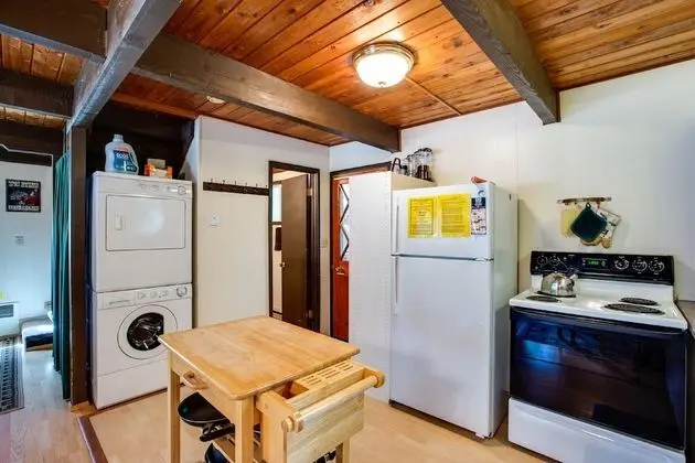 Mt. Baker Lodging Cabin 63 – Hot Tub, WiFi, Sleeps 6! by MBL - Mutfak