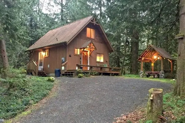 Mt. Baker Lodging Cabin 67 – Hot Tub, FRPL, Sleeps 5! by MBL