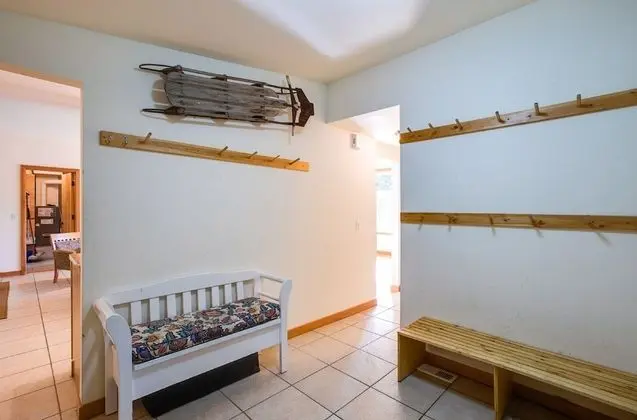 Mt. Baker Lodging Cabin 70 – Riverside, WiFi, Sleeps 8! by MBL - Lobi