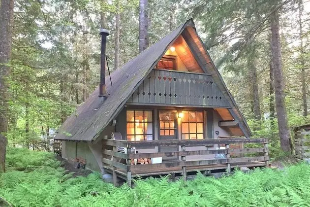 Mt. Baker Lodging Cabin 86 –Rustic, Pets OK, Sleeps 6! by MBL