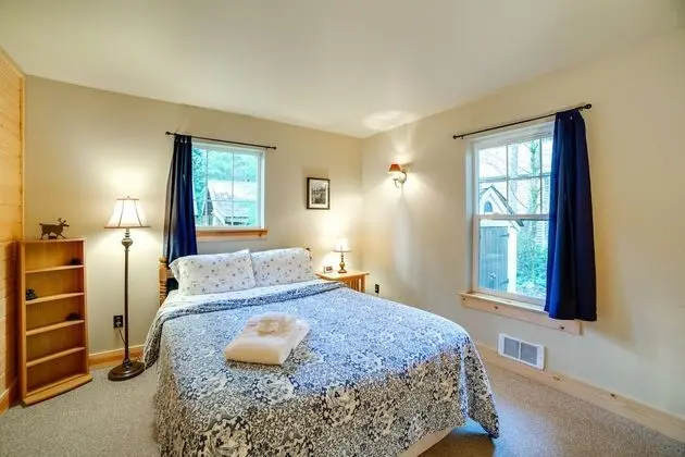 Mt. Baker Lodging Cabin 95 – Hot Tub, WiFi, Sleeps 4! by MBL - Oda