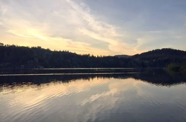 Mt. Baker Lodging Cabin 97 –Lakeside, Dock, Sleeps 6! by MBL - Genel