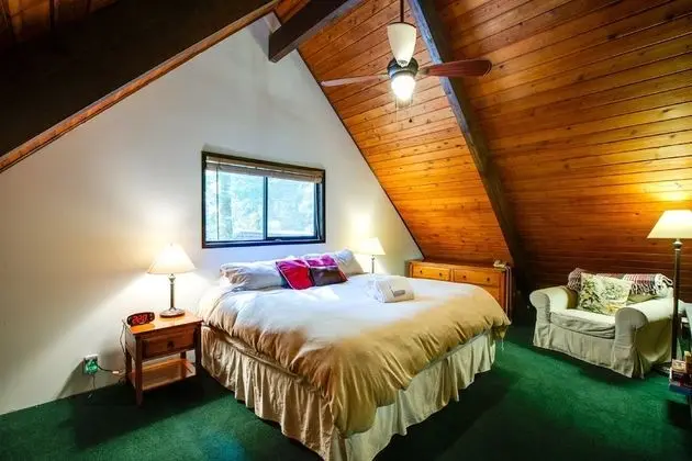 Mt. Baker Lodging Cabin 98 - Hot Tub, Pets, Sleeps 6! by MBL - Oda