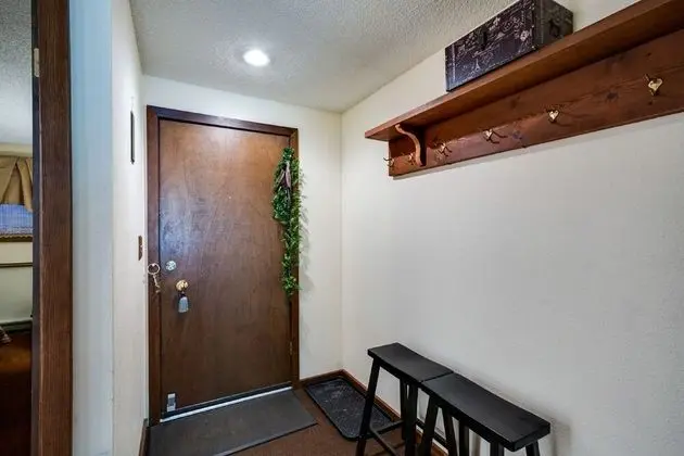 Mt. Baker Lodging Condo 28 – FRPL, WiFi, Sleeps 4! by MBL - Lobi
