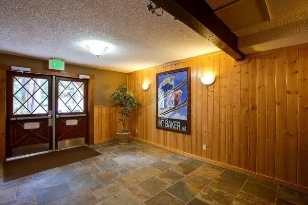 Mt Baker Lodging Condo 36 – SHARED WIFI, SLEEPS 6!, by MBL - Lobi