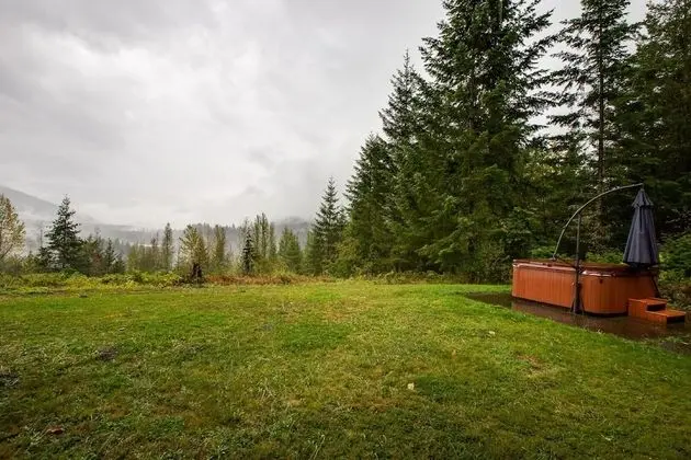 Mt Baker Lodging Suite 15 - HOT TUB, SLEEPS 6! by MBL - Havuz