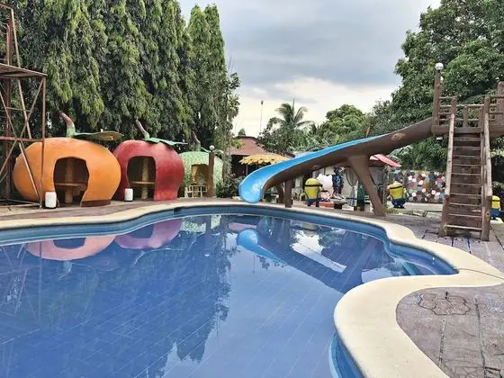Mt. Maculot View Resort - Havuz