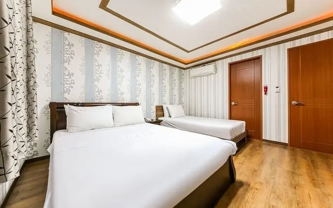 Muan Haetteuneun Eondeok