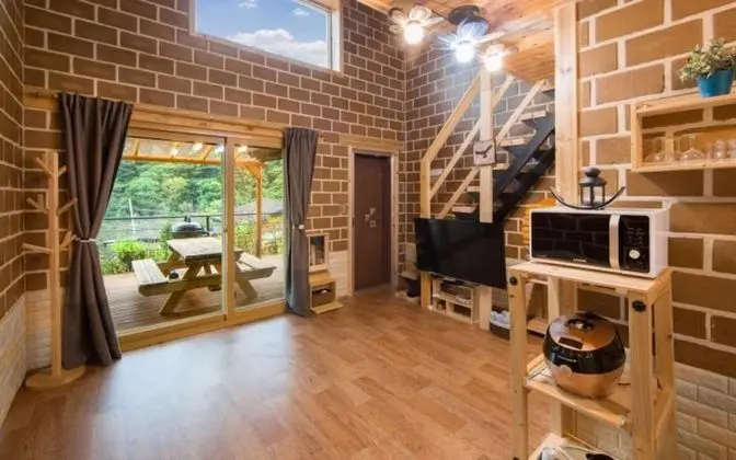 Muju Heukjip Jeongwon Pension