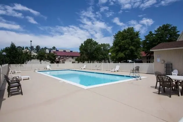 The Mulberry Inn and Plaza at Fort Eustis