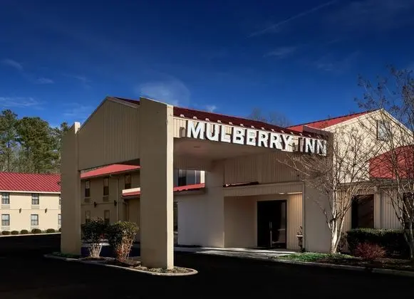 The Mulberry Inn and Plaza at Fort Eustis